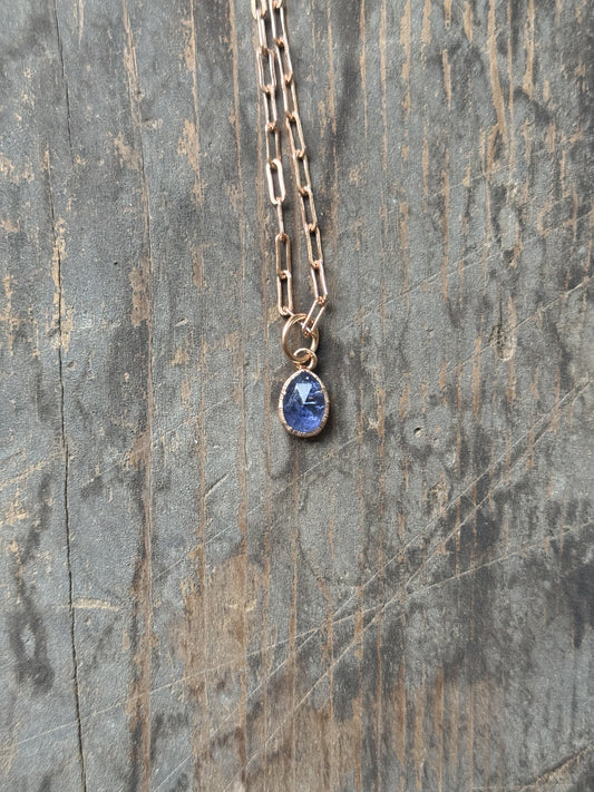 Faceted Tanzanite in Rose gold